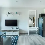 Studio Apartment By The Sea E413